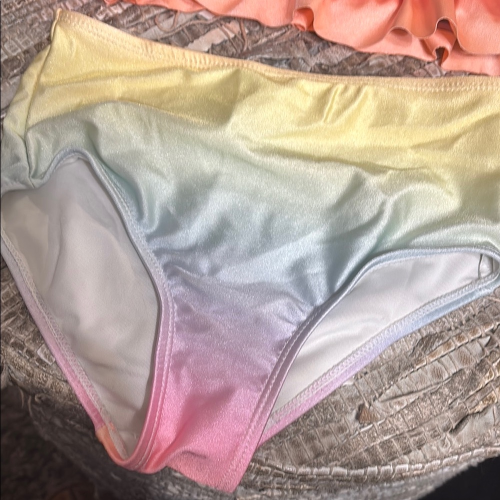 Colorful Ruffled Bikini Set - Picture 2 of 6